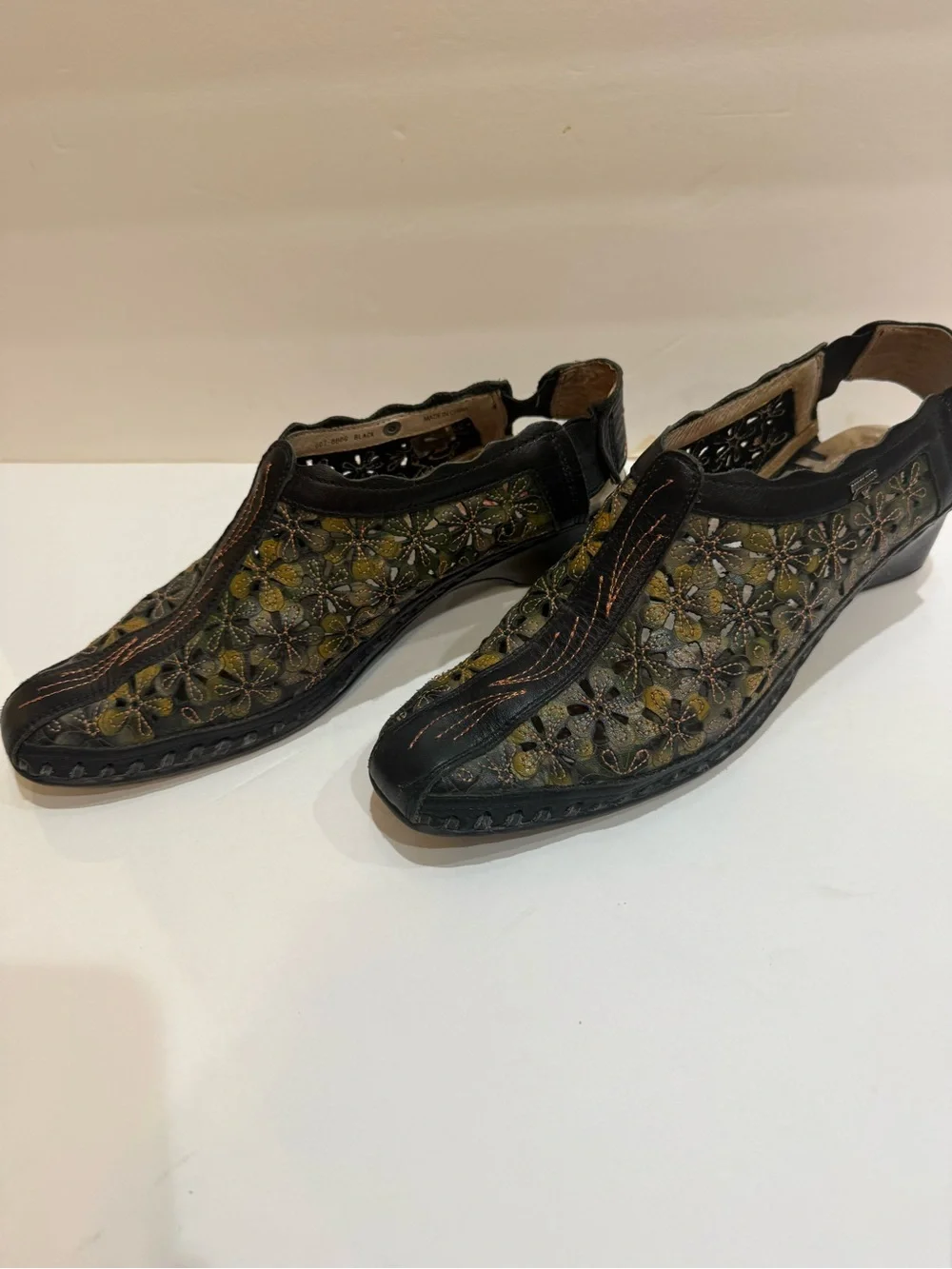 Pikolinos Perforated Leather Mules Women 38 (7.5) 2 In Heel Elastic Back Strap - Picture 2 of 11